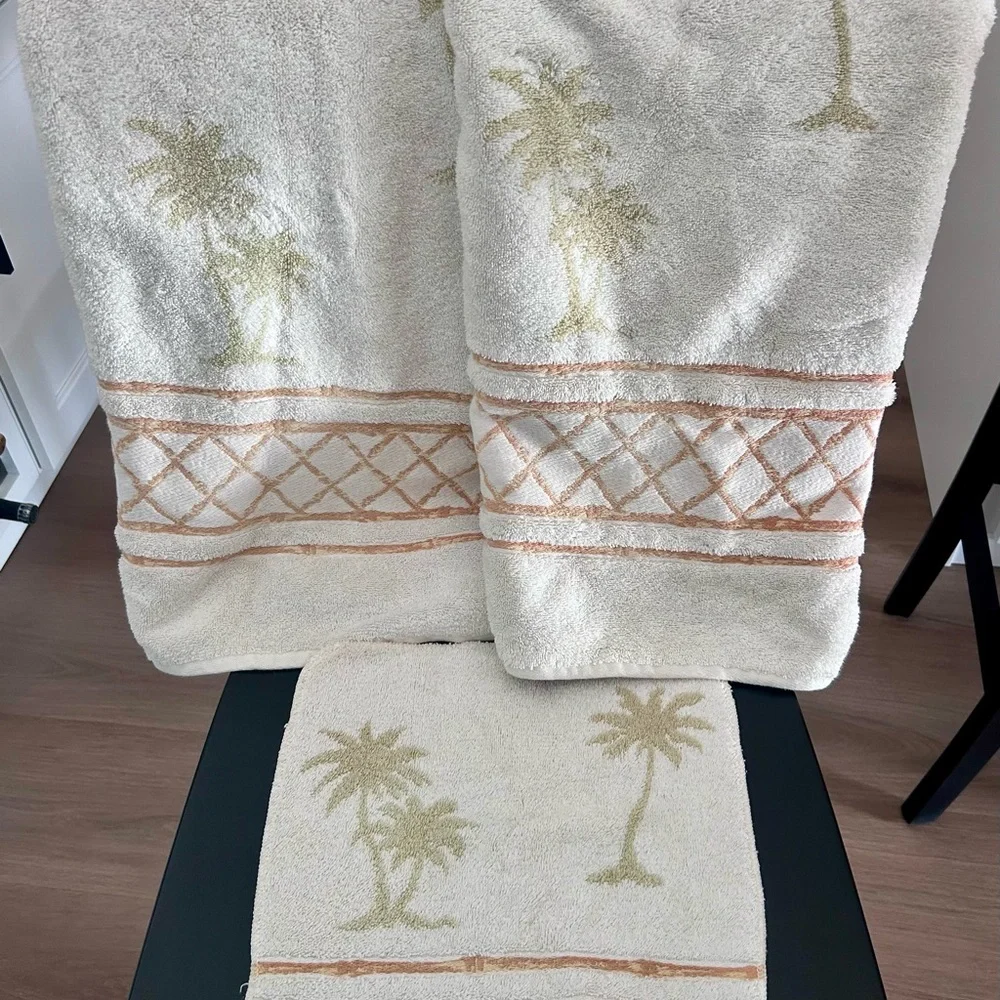 Palm Tree Bath Decor Set